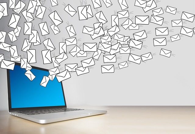 e-mail-nebezpecna-priloha-malware-ransomware-phishing-laptop