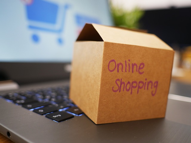 eshop-nakupovani-online-podvody-krabice-notebook