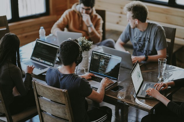 software-hlaseni-24-hodin-CRA-cyber-resilience-act-evropske-narizeni